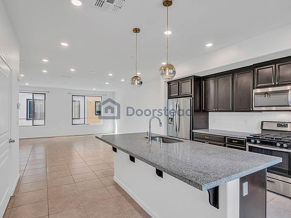 2nd image of 25443 Parklane Dr