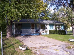 8220 Kenwood Ave, Kansas City, MO 64131