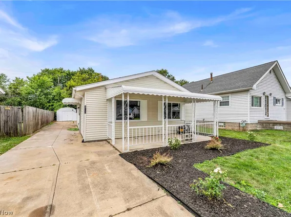 320 Elberta Dr, Vermilion, OH 44089