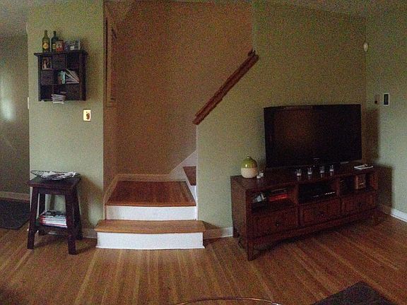 4th image of 1876 Northwest Blvd APT C