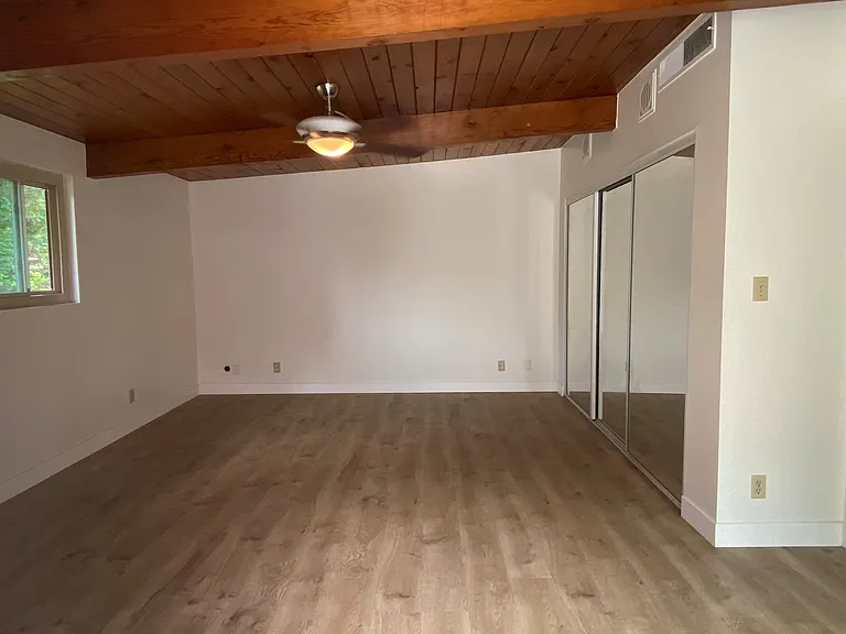 19412 Strathern St — Photo 11