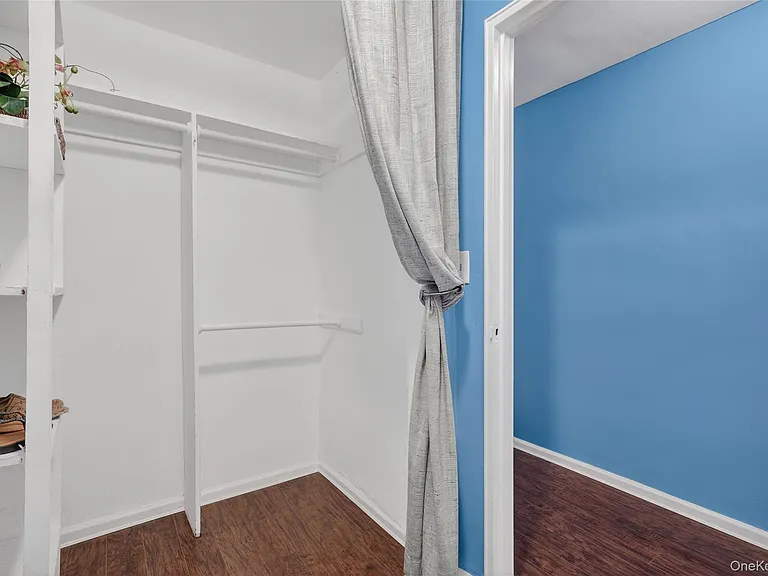 25 Franklin Ave #2K — Photo 9