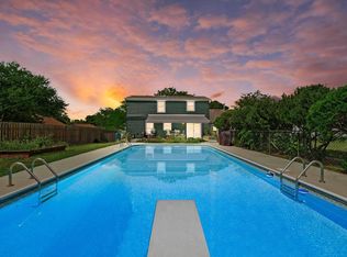 1267 Lambeth Rd, Waukesha, WI 53189