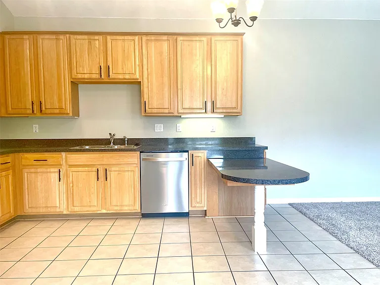 1207 W North Loop Blvd #A — Photo 14