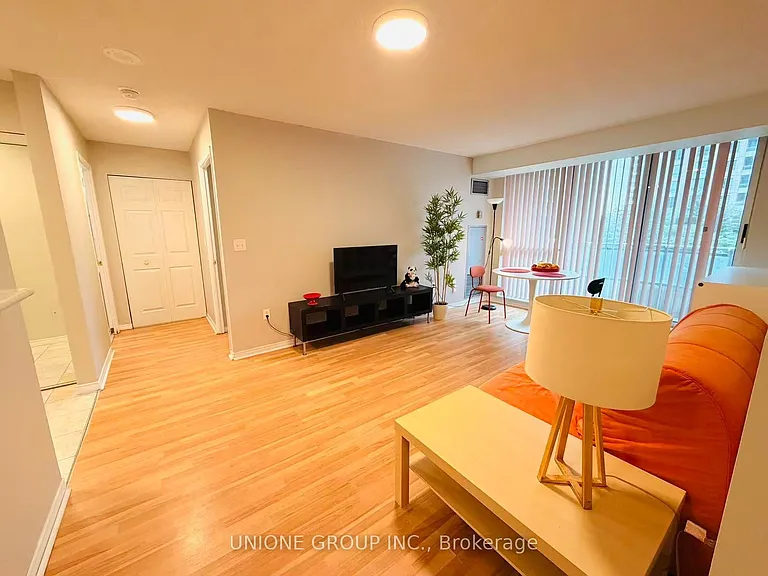 8 Pemberton Ave #506 — Photo 9