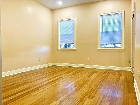 4th image of 2679 Jasmine St