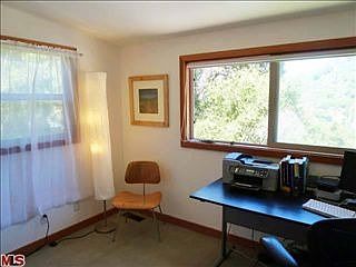 4th image of 19501 Grand View Dr