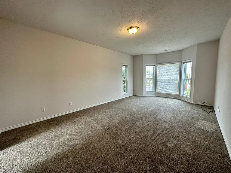 483 Yellowstone Dr S — Photo 12