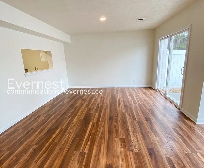 4009 Midlands Rd — Photo 4
