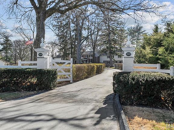 2nd image of 9928 Litzsinger Rd