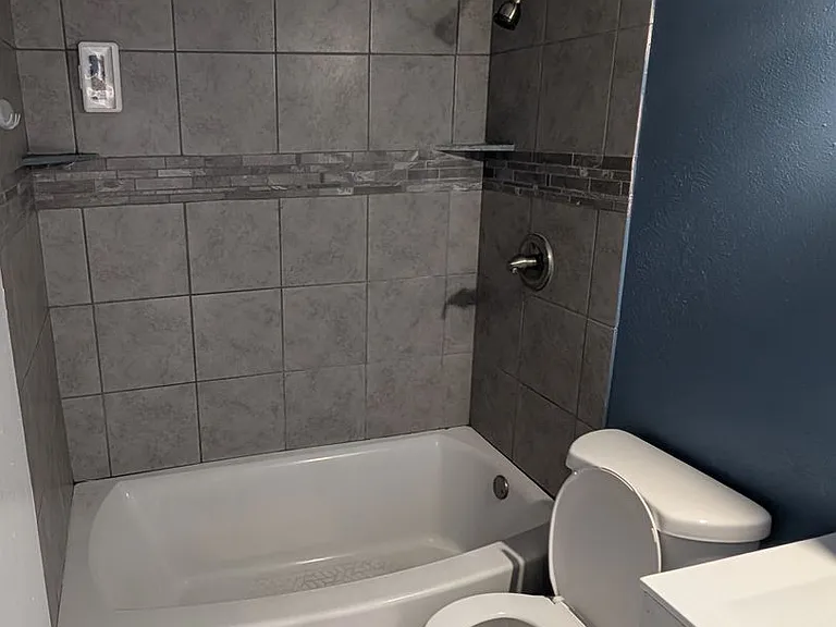 121 W Avenue A — Photo 7