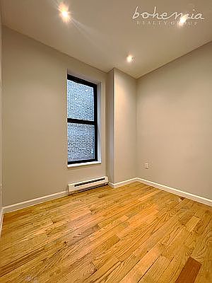 3rd image of 320 Manhattan Ave APT 51