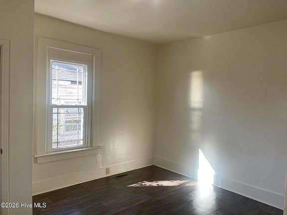 5th image of 612 Van Norden Street