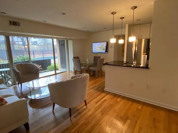 7829 Enola St APT 101, McLean, VA 22102