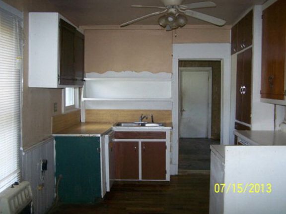 5th image of 220 N Franklin St