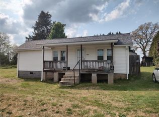 1051 Amostown Rd, Sandy Ridge, NC 27046