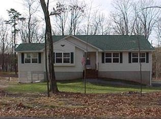 134 Fawn Lake Dr, Lackawaxen, PA 18435