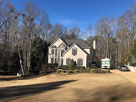 4th image of 611 Graystone Ct