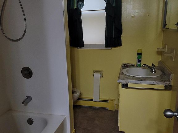 4th image of 83 Larkspur Court