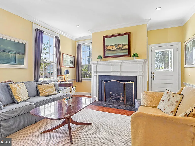 2167 Brunswick Ave — Photo 7