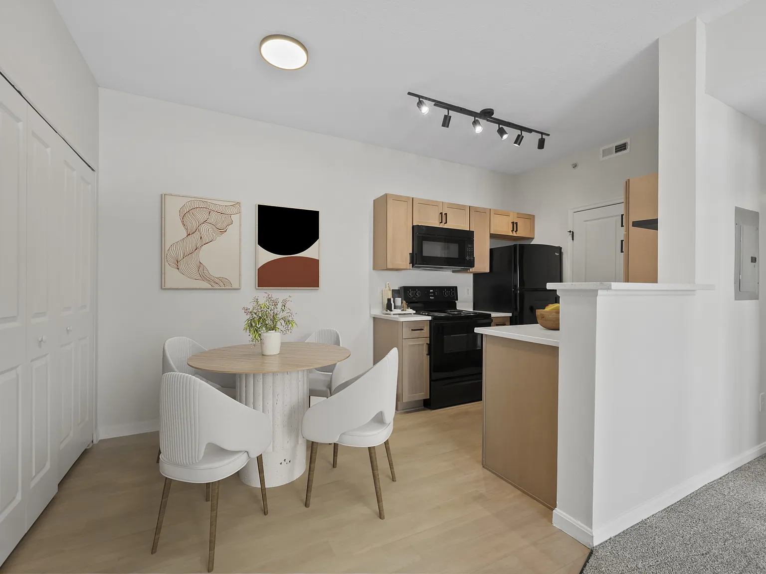 Madden's Pointe — Photo 2