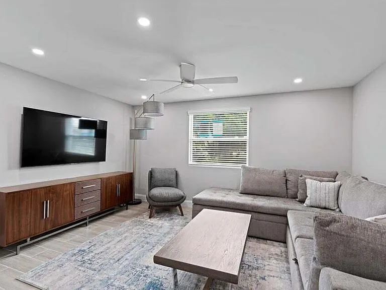 2312 Spanish Trl — Photo 6