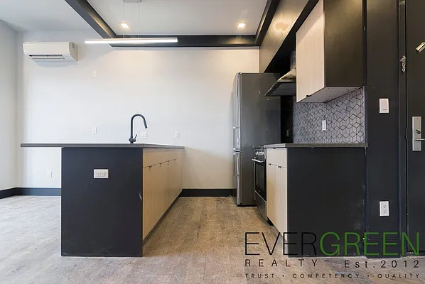 Rented by Evergreen Apartments BK | media 37
