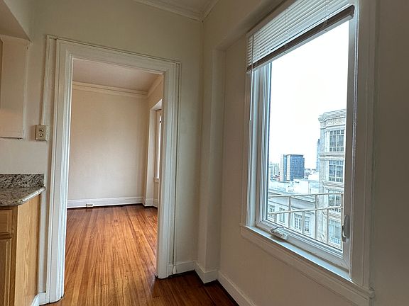 5th image of 707 Stockton St #428237101