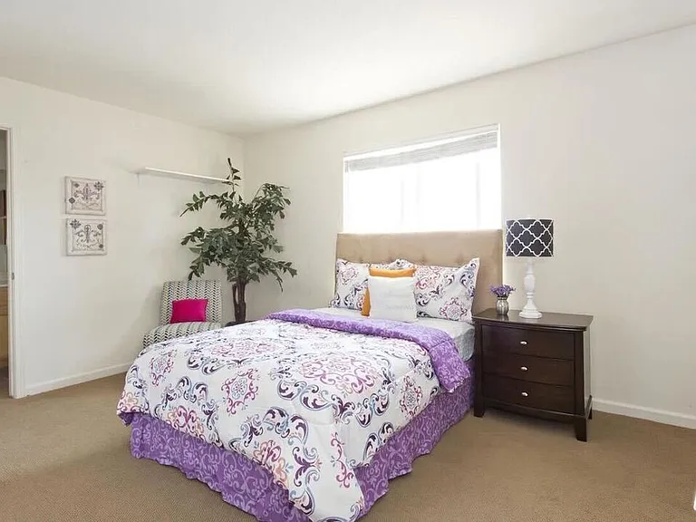 149 Orchard Park Pl — Photo 8