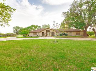 160 Love Rd, Victoria, TX 77904