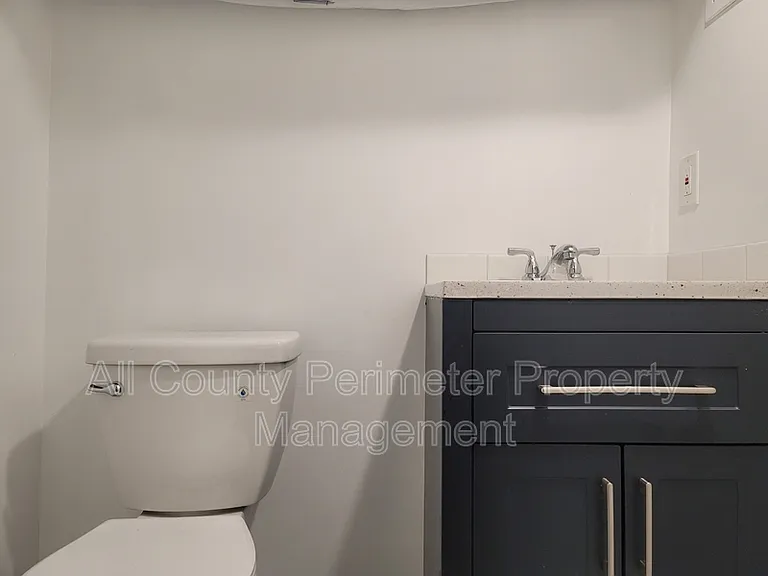 4336 Hickory Wood Ln #B — Photo 6