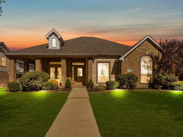 10305 Crawford Farms Dr, Fort Worth, TX 76244