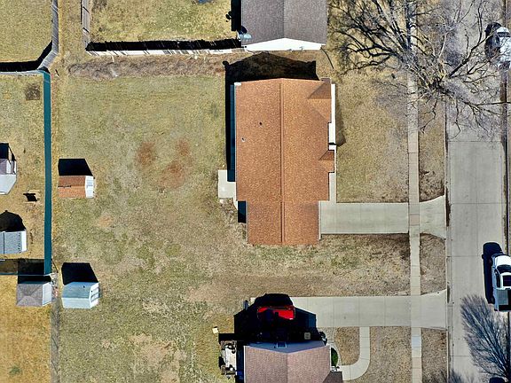 5th image of 2229 Bryan St