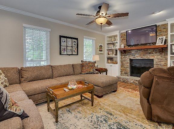 4th image of 102 Windy Mill Dr