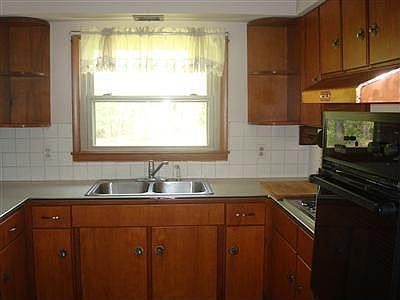 2nd image of 164 Nutwood Dr