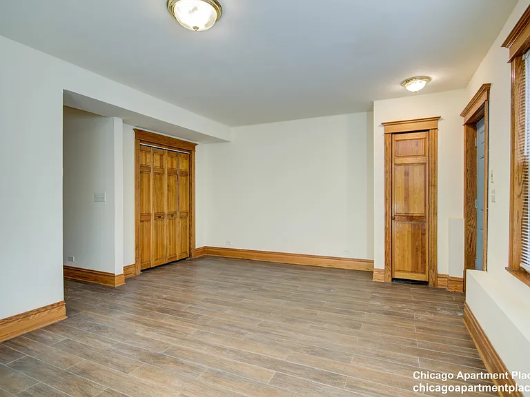 1817 N Clybourn Ave #1 — Photo 4