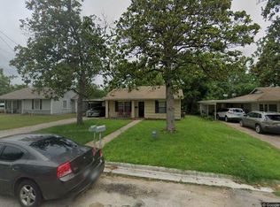 702 E 14th St, Cameron, TX 76520