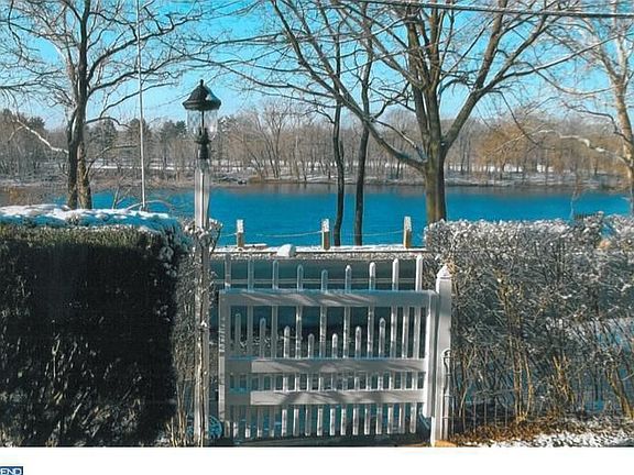 5th image of 112 River Dr