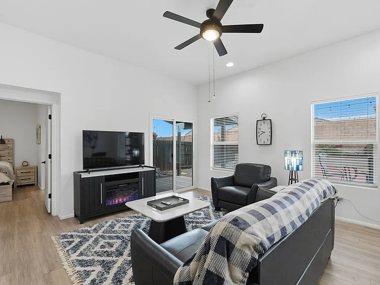4304 W Pyracantha Dr — Photo 8