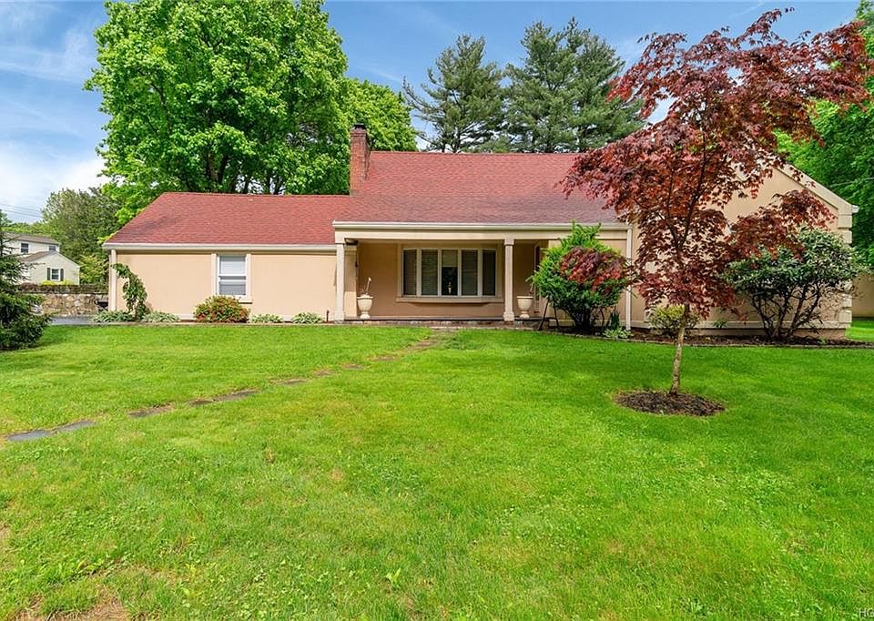 1st image of 35 Stephen Dr