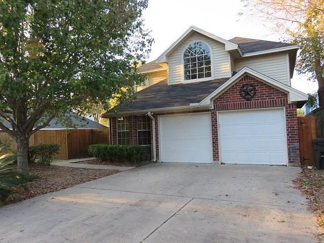 1st image of 402 Cherry Laurel Dr