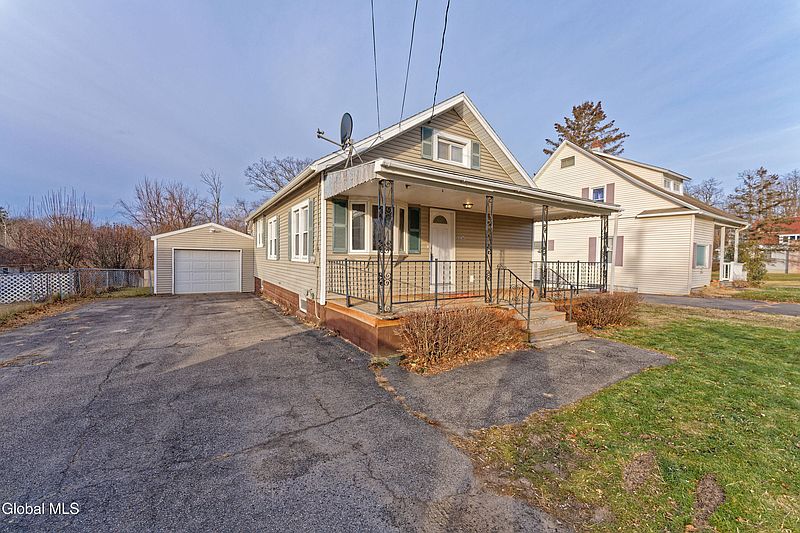 3rd image of 3760 Albany Street