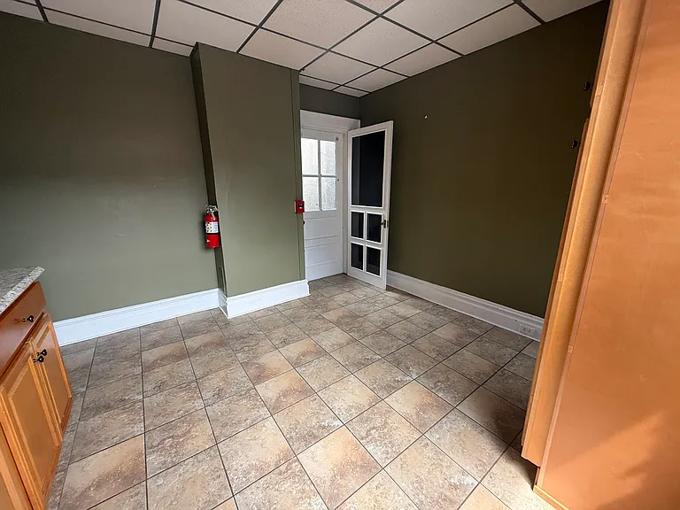 139 N 3rd St #3 — Photo 14