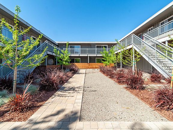 2nd image of 550 N Fair Oaks Ave APT 14