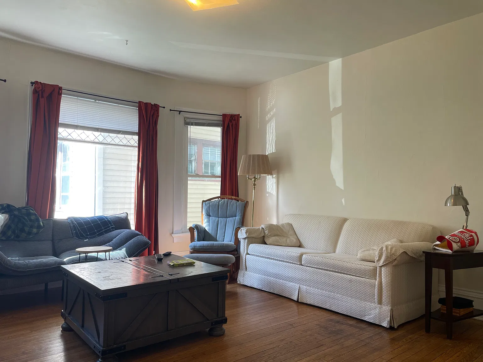 3 bed, 1355 sqft, $1,895 — Photo 3
