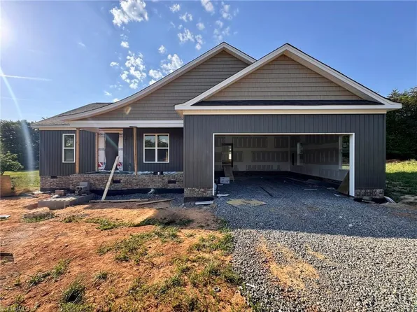 266 Mount Zion Church Rd, Stokesdale, NC 27357