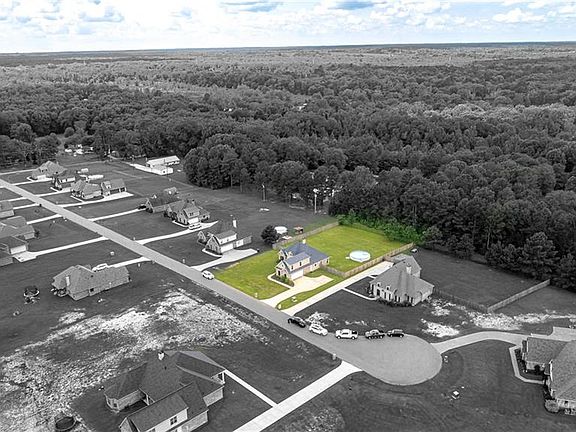 3rd image of 185 Squire Rd