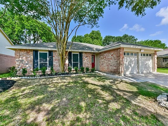 3rd image of 20074 Crazy Horse Circle Dr