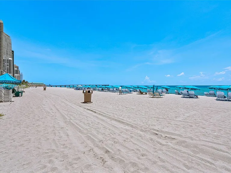 16500 Collins Ave #652 — Photo 17