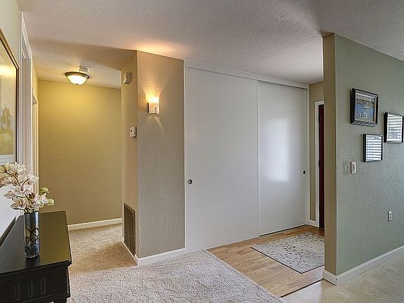 2nd image of 5293 Peony Dr